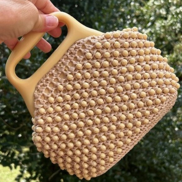 CREAM RAFFIA Beaded Clam Shell Lucite Handle BAG - Picture 5 of 8